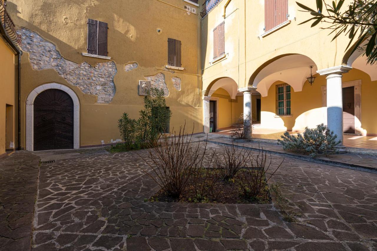 Appartamento Agata San Felice del Benaco Luaran gambar